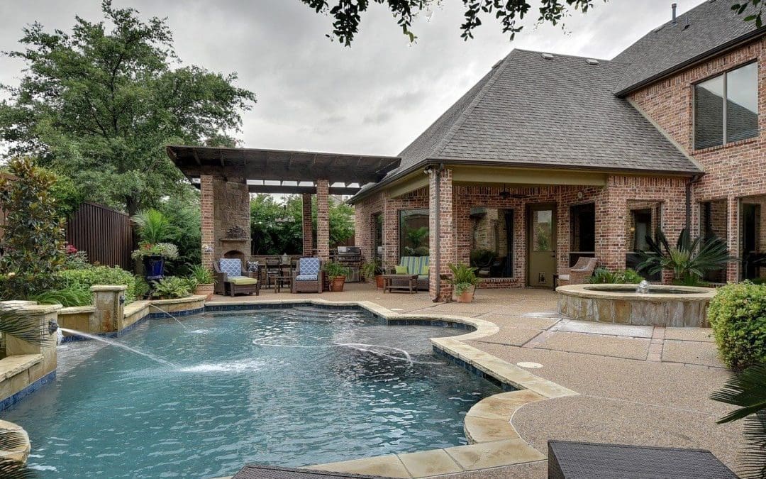 5 Easy DIY Poolside Landscaping Projects for Homeowners